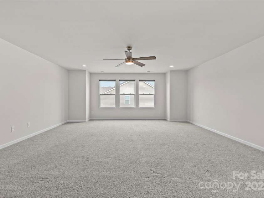 17034 Carolina Pine Row, Charlotte, NC 28278.  MLS# CAR4295905, YatesRealty ID 35447. 