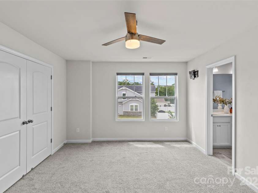 17034 Carolina Pine Row, Charlotte, NC 28278.  MLS# CAR4295905, YatesRealty ID 35447. 