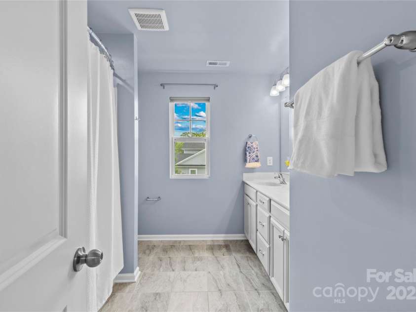 17034 Carolina Pine Row, Charlotte, NC 28278.  MLS# CAR4295905, YatesRealty ID 35447. 