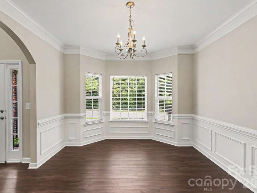 8539 Suttonview Drive, Charlotte, NC 28269.  MLS# CAR4389167, YatesRealty ID 35447. 