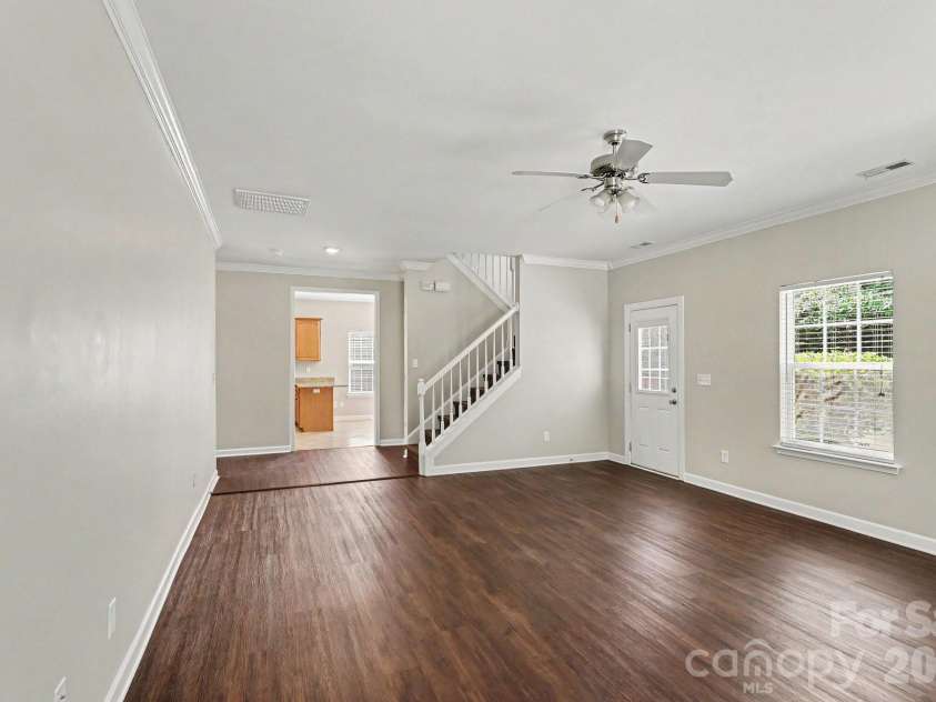 8539 Suttonview Drive, Charlotte, NC 28269.  MLS# CAR4389167, YatesRealty ID 35447. 