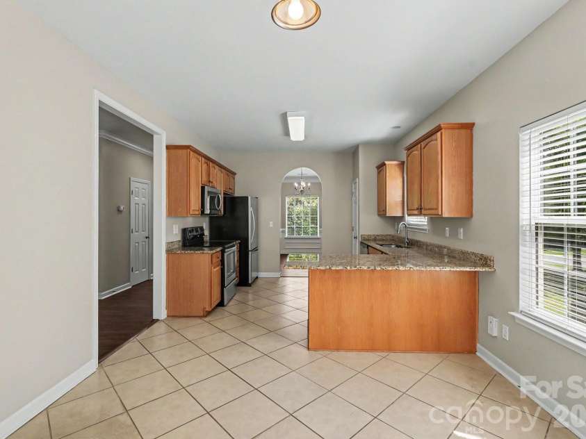 8539 Suttonview Drive, Charlotte, NC 28269.  MLS# CAR4389167, YatesRealty ID 35447. 
