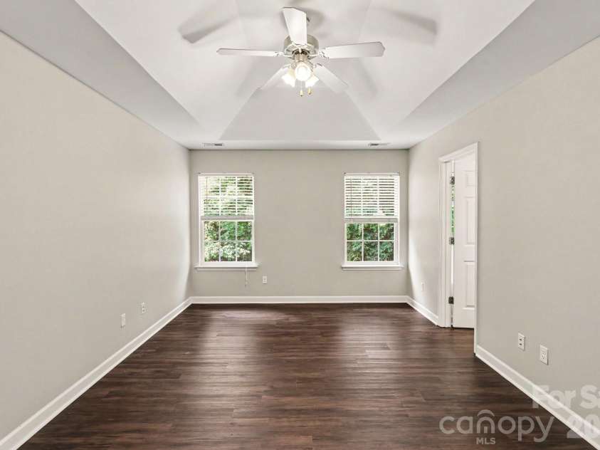 8539 Suttonview Drive, Charlotte, NC 28269.  MLS# CAR4389167, YatesRealty ID 35447. 