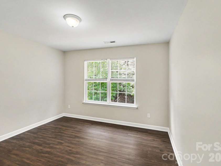 8539 Suttonview Drive, Charlotte, NC 28269.  MLS# CAR4389167, YatesRealty ID 35447. 