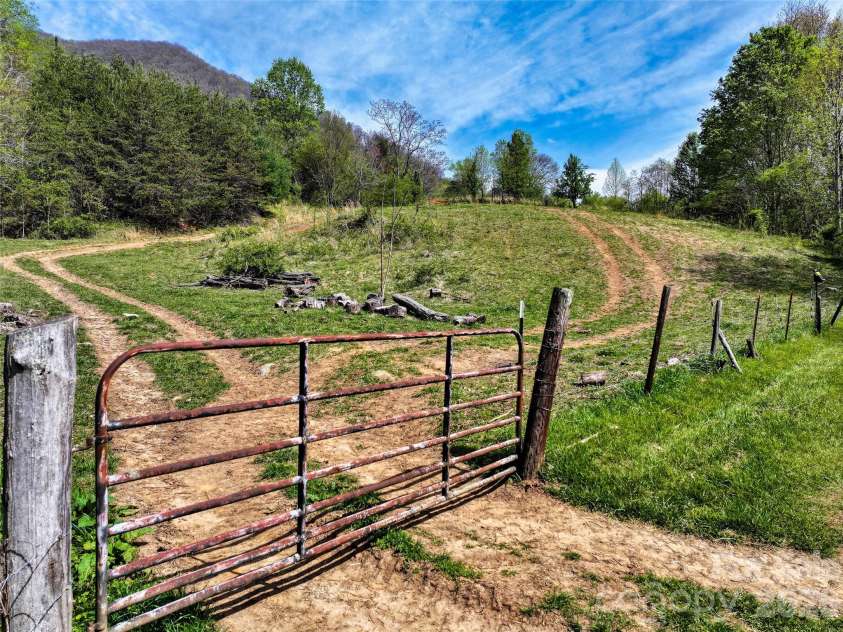 1567 Newfound Road, Leicester, NC 28748.  MLS# CAR4214973, YatesRealty ID 35448. 