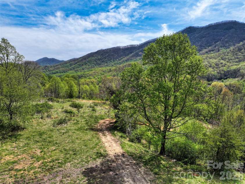 1567 Newfound Road, Leicester, NC 28748.  MLS# CAR4214973, YatesRealty ID 35448. 