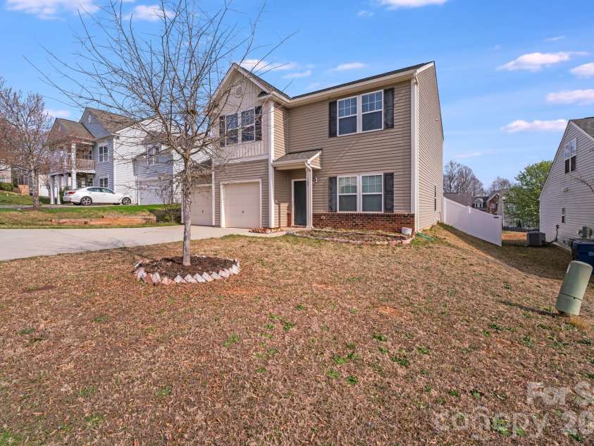 105 Abel Peterson Drive, Mount Holly, NC 28120.  MLS# CAR4232384, YatesRealty ID 3545. 
