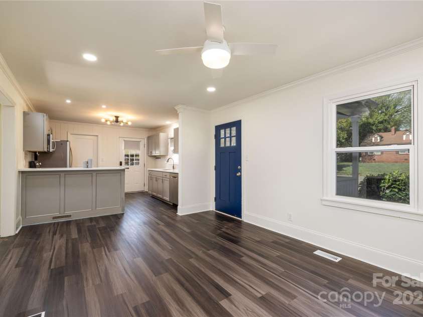 2741 Cowles Road, Charlotte, NC 28208.  MLS# CAR4241238, YatesRealty ID 3545. 