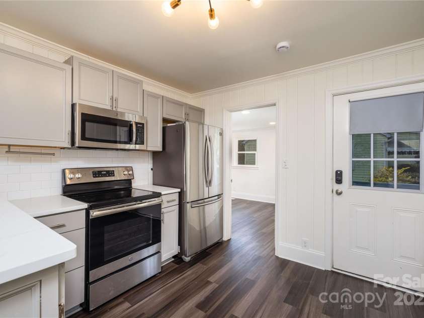 2741 Cowles Road, Charlotte, NC 28208.  MLS# CAR4241238, YatesRealty ID 3545. 