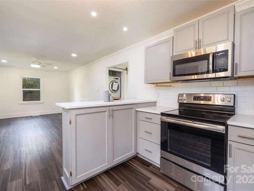 2741 Cowles Road, Charlotte, NC 28208.  MLS# CAR4241238, YatesRealty ID 3545. 