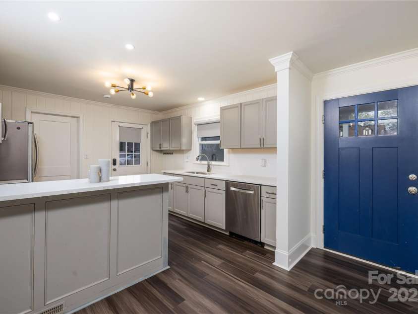 2741 Cowles Road, Charlotte, NC 28208.  MLS# CAR4241238, YatesRealty ID 3545. 