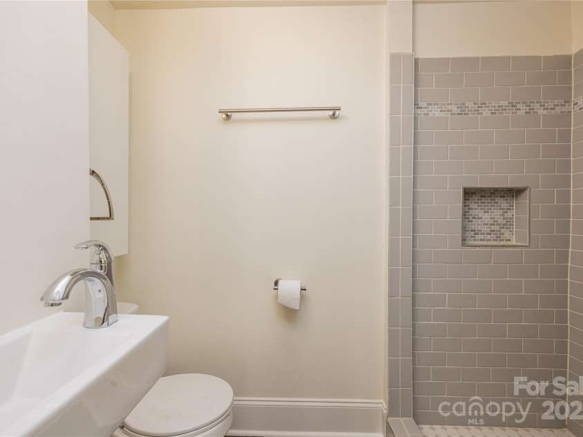 2741 Cowles Road, Charlotte, NC 28208.  MLS# CAR4241238, YatesRealty ID 3545. 