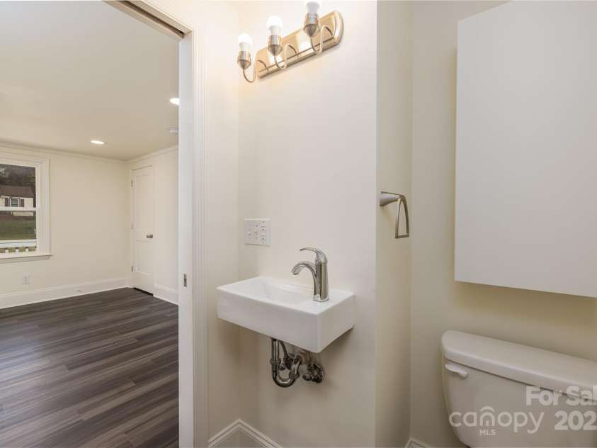 2741 Cowles Road, Charlotte, NC 28208.  MLS# CAR4241238, YatesRealty ID 3545. 