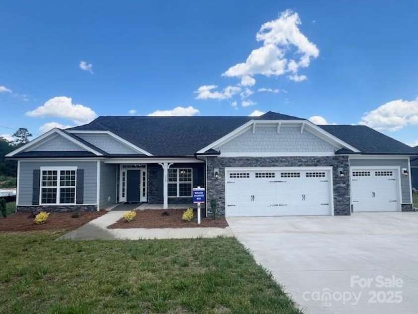 153 Honey Lotus Lane, Statesville, NC 28625.  MLS# CAR4296422, YatesRealty ID 35450. 