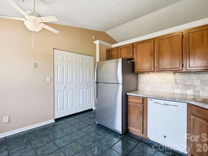 2101 Palm Lane, Belmont, NC 28012.  MLS# CAR4400010, YatesRealty ID 35450. 