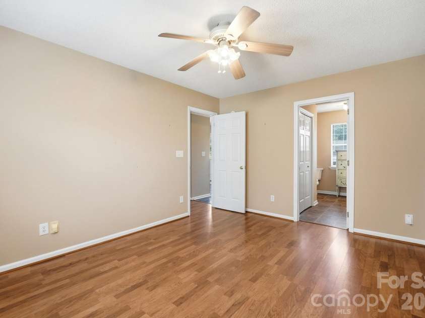 2101 Palm Lane, Belmont, NC 28012.  MLS# CAR4400010, YatesRealty ID 35450. 