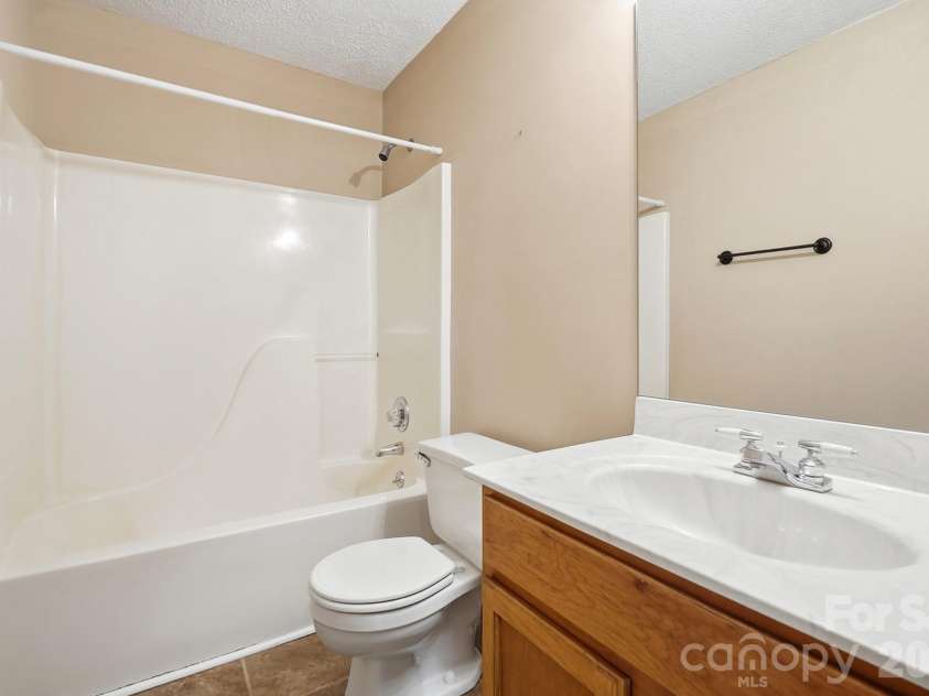 2101 Palm Lane, Belmont, NC 28012.  MLS# CAR4400010, YatesRealty ID 35450. 