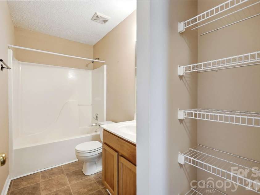 2101 Palm Lane, Belmont, NC 28012.  MLS# CAR4400010, YatesRealty ID 35450. 