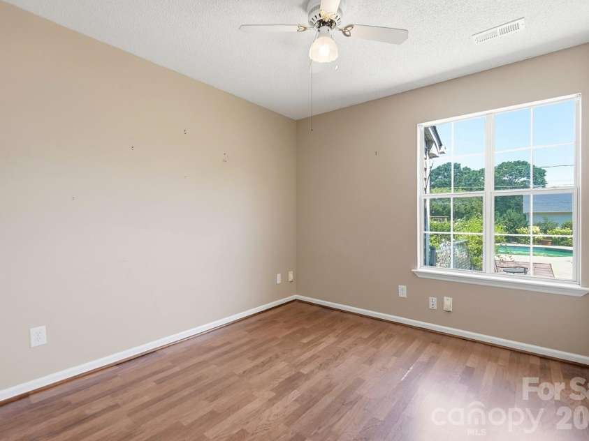 2101 Palm Lane, Belmont, NC 28012.  MLS# CAR4400010, YatesRealty ID 35450. 