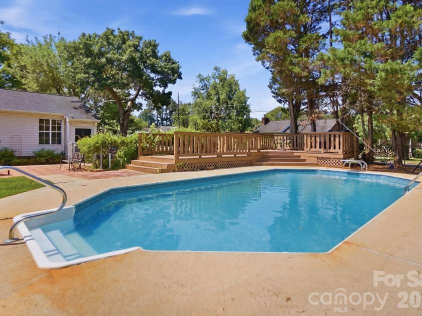 2101 Palm Lane, Belmont, NC 28012.  MLS# CAR4400010, YatesRealty ID 35450. 