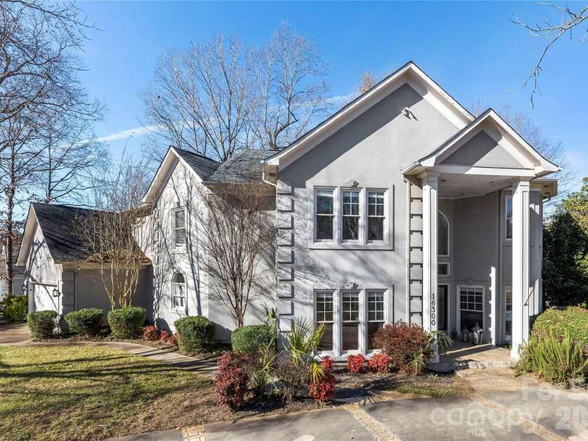 16300 Autumn Creek Court, Charlotte, NC 28278.  MLS# CAR4331856, YatesRealty ID 35451. 