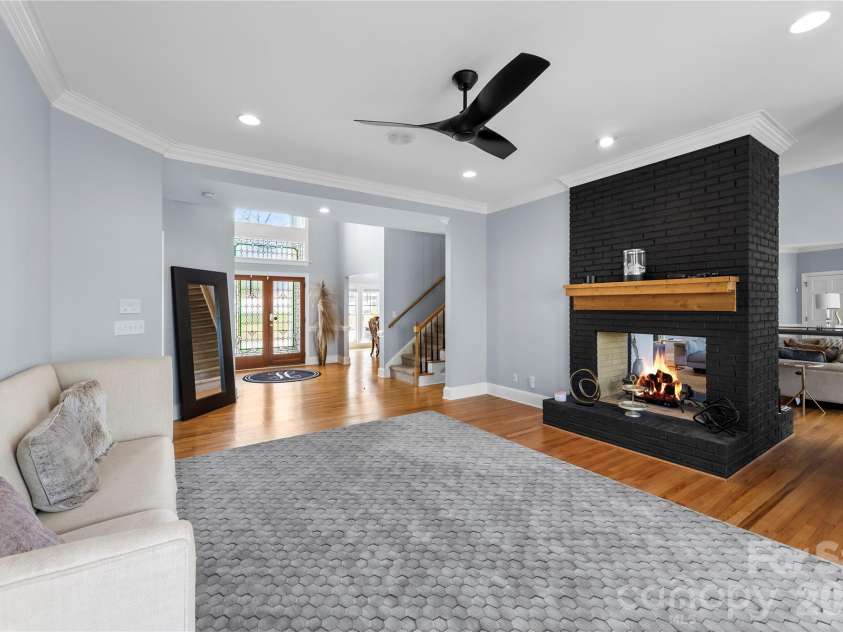 16300 Autumn Creek Court, Charlotte, NC 28278.  MLS# CAR4331856, YatesRealty ID 35451. 
