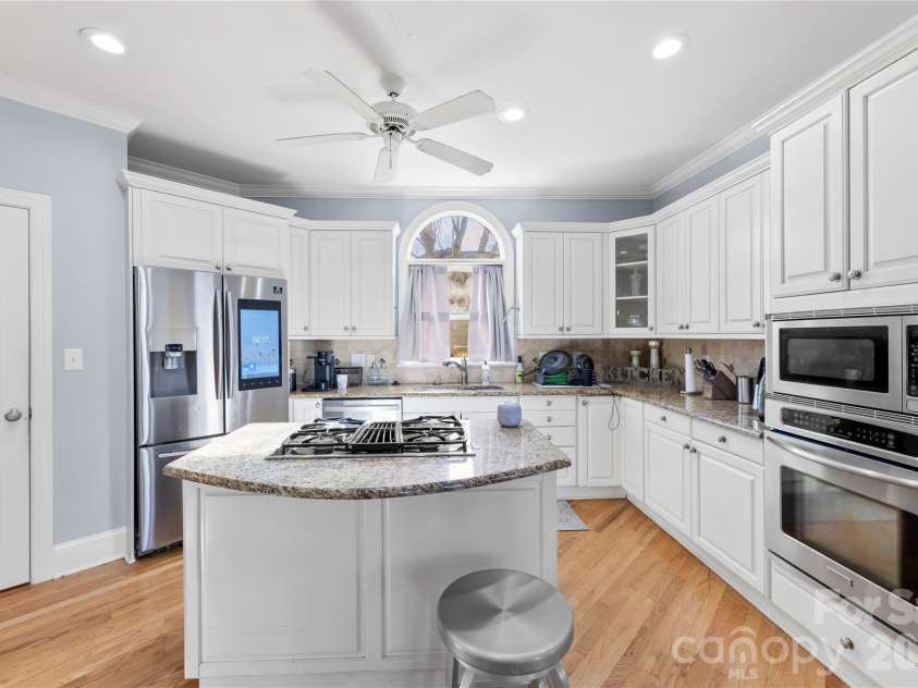 16300 Autumn Creek Court, Charlotte, NC 28278.  MLS# CAR4331856, YatesRealty ID 35451. 