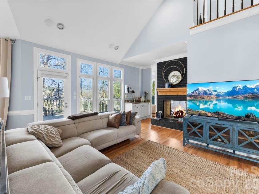16300 Autumn Creek Court, Charlotte, NC 28278.  MLS# CAR4331856, YatesRealty ID 35451. 