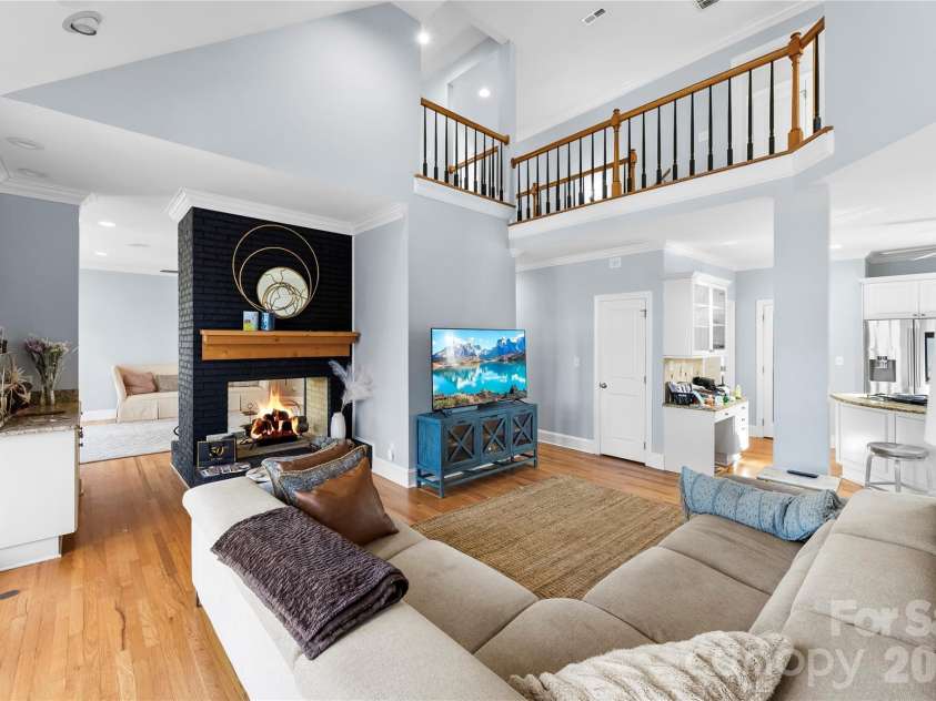 16300 Autumn Creek Court, Charlotte, NC 28278.  MLS# CAR4331856, YatesRealty ID 35451. 