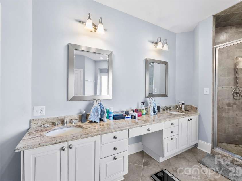 16300 Autumn Creek Court, Charlotte, NC 28278.  MLS# CAR4331856, YatesRealty ID 35451. 