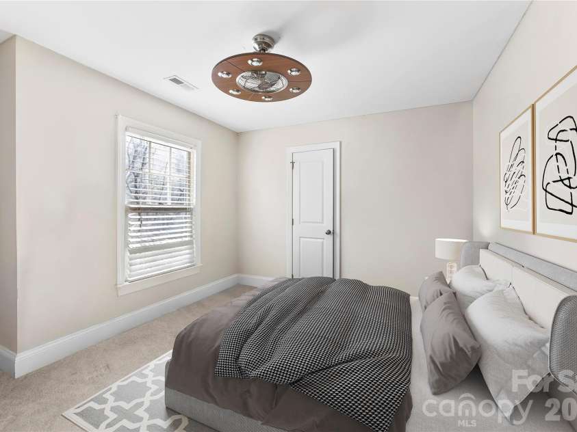 16300 Autumn Creek Court, Charlotte, NC 28278.  MLS# CAR4331856, YatesRealty ID 35451. 