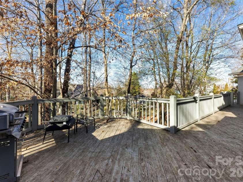 16300 Autumn Creek Court, Charlotte, NC 28278.  MLS# CAR4331856, YatesRealty ID 35451. 
