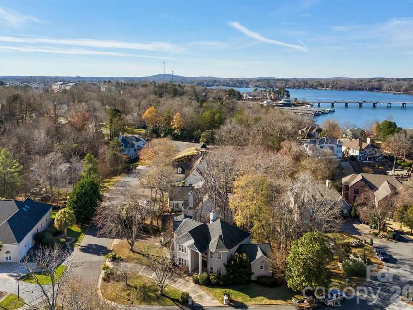 16300 Autumn Creek Court, Charlotte, NC 28278.  MLS# CAR4331856, YatesRealty ID 35451. 