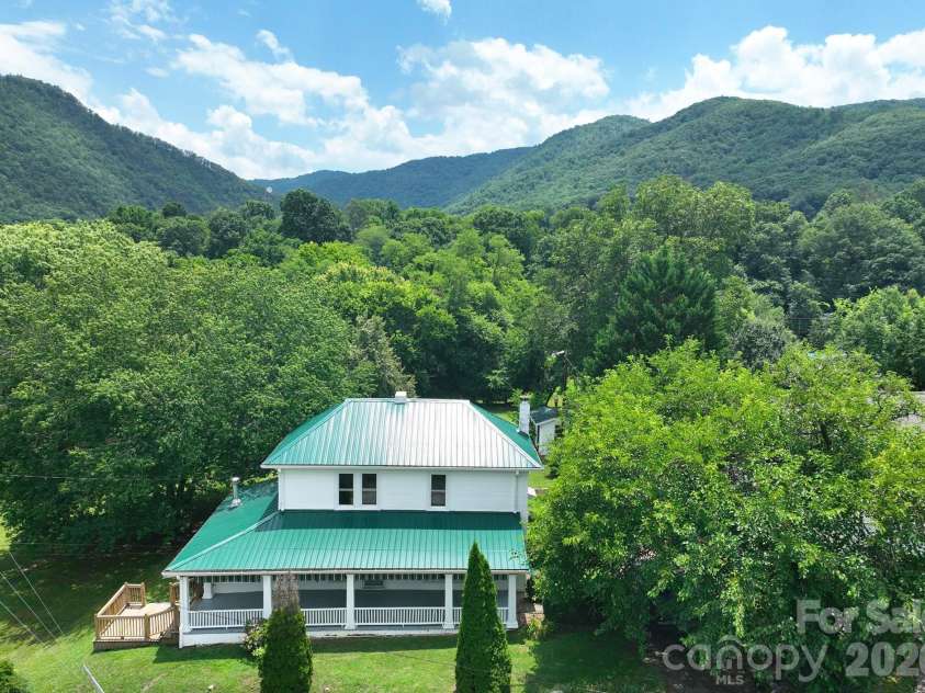 82 Hill Street, Hot Springs, NC 28743.  MLS# CAR4400452, YatesRealty ID 35452. 