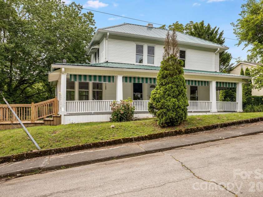 82 Hill Street, Hot Springs, NC 28743.  MLS# CAR4400452, YatesRealty ID 35452. 