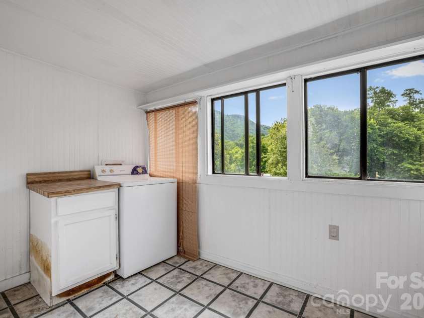 82 Hill Street, Hot Springs, NC 28743.  MLS# CAR4400452, YatesRealty ID 35452. 