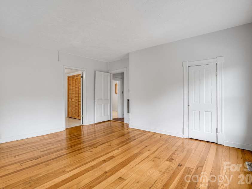 82 Hill Street, Hot Springs, NC 28743.  MLS# CAR4400452, YatesRealty ID 35452. 