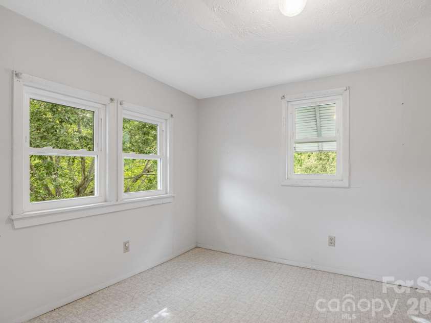 82 Hill Street, Hot Springs, NC 28743.  MLS# CAR4400452, YatesRealty ID 35452. 