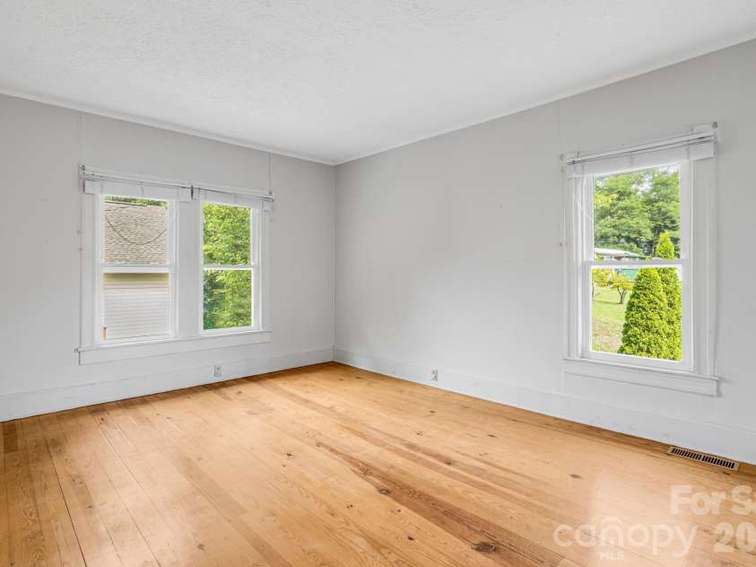 82 Hill Street, Hot Springs, NC 28743.  MLS# CAR4400452, YatesRealty ID 35452. 