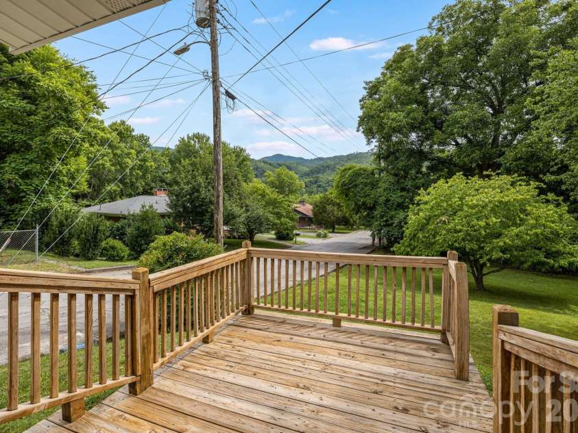 82 Hill Street, Hot Springs, NC 28743.  MLS# CAR4400452, YatesRealty ID 35452. 