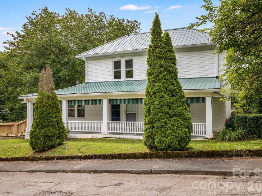 82 Hill Street, Hot Springs, NC 28743.  MLS# CAR4400452, YatesRealty ID 35452. 