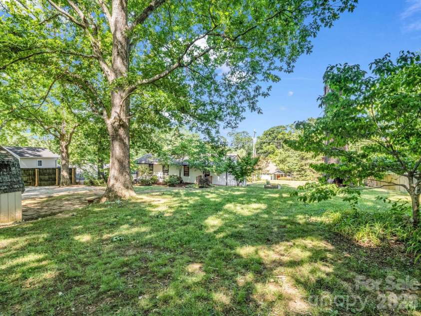 16 Main Street, Asheville, NC 28803.  MLS# CAR4399925, YatesRealty ID 35453. 