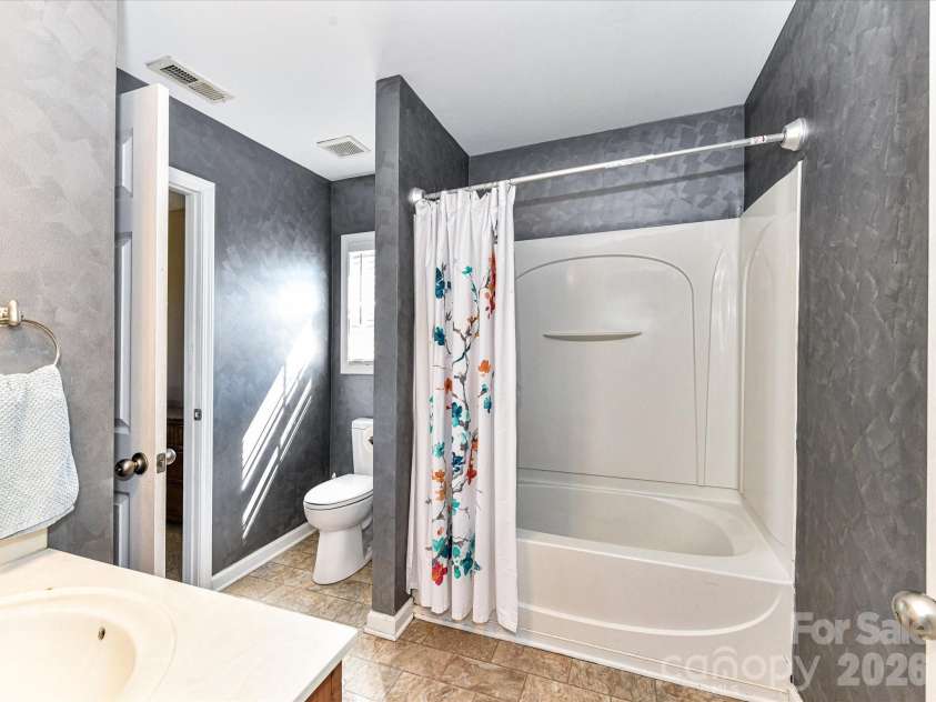 9608 Indian Beech Avenue, Concord, NC 28027.  MLS# CAR4296375, YatesRealty ID 35453. 3rd Floor Bathroom