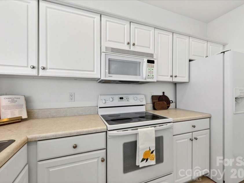 6222 Professional Boulevard, Harrisburg, NC 28075.  MLS# CAR4390817, YatesRealty ID 35454. 