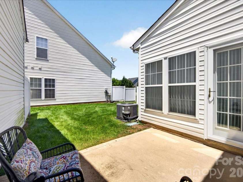 6222 Professional Boulevard, Harrisburg, NC 28075.  MLS# CAR4390817, YatesRealty ID 35454. 