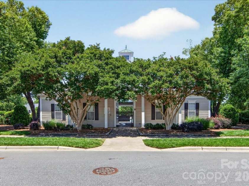 6222 Professional Boulevard, Harrisburg, NC 28075.  MLS# CAR4390817, YatesRealty ID 35454. 