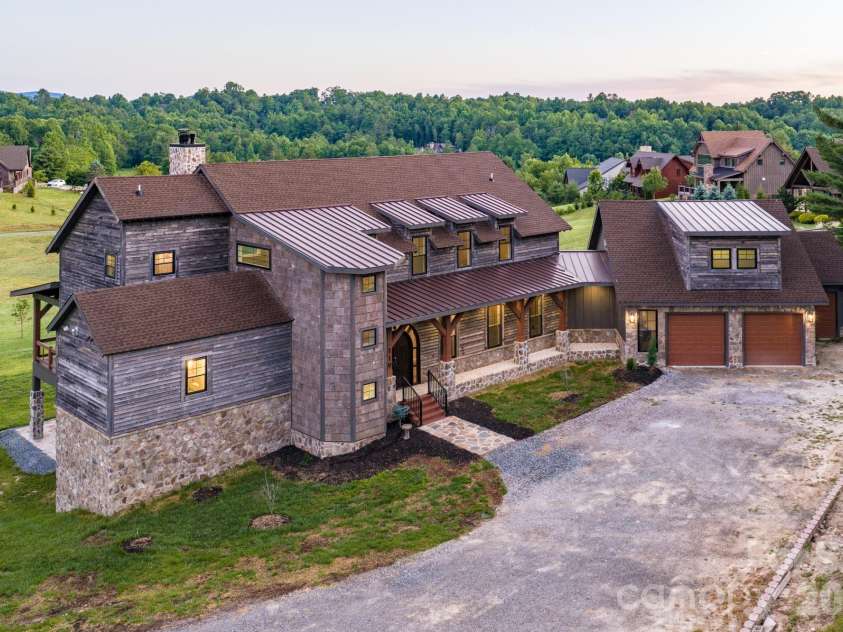 119 Summer Drive, Blowing Rock, NC 28605.  MLS# CAR4399507, YatesRealty ID 35455. 