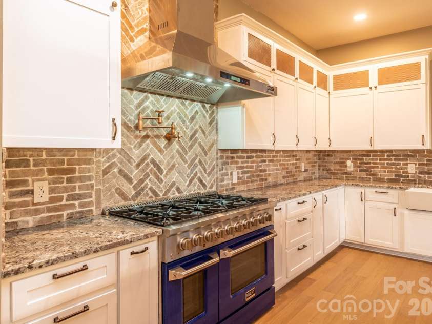 119 Summer Drive, Blowing Rock, NC 28605.  MLS# CAR4399507, YatesRealty ID 35455. 