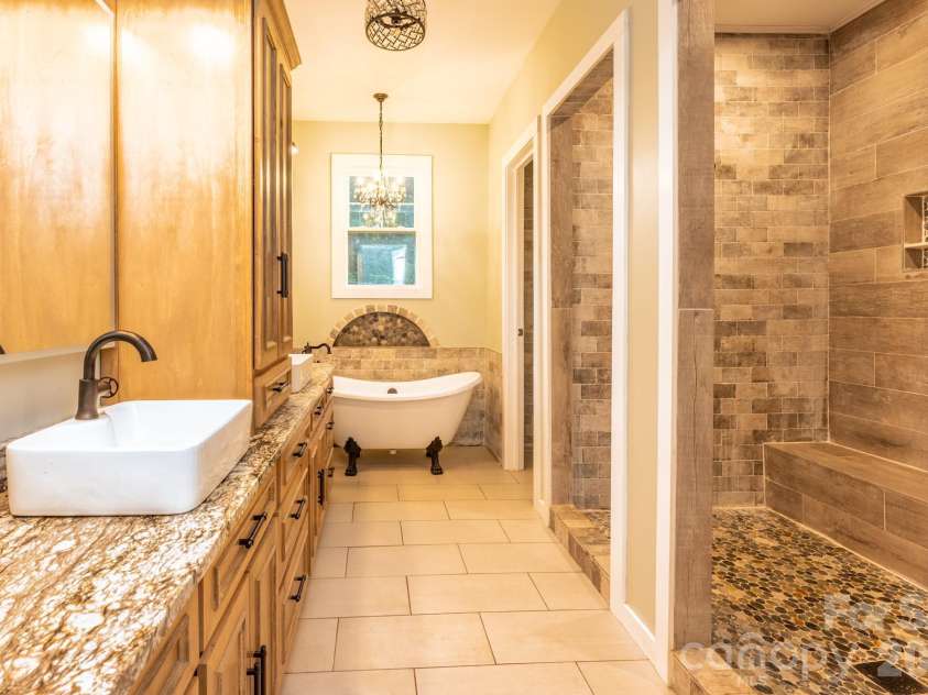 119 Summer Drive, Blowing Rock, NC 28605.  MLS# CAR4399507, YatesRealty ID 35455. 