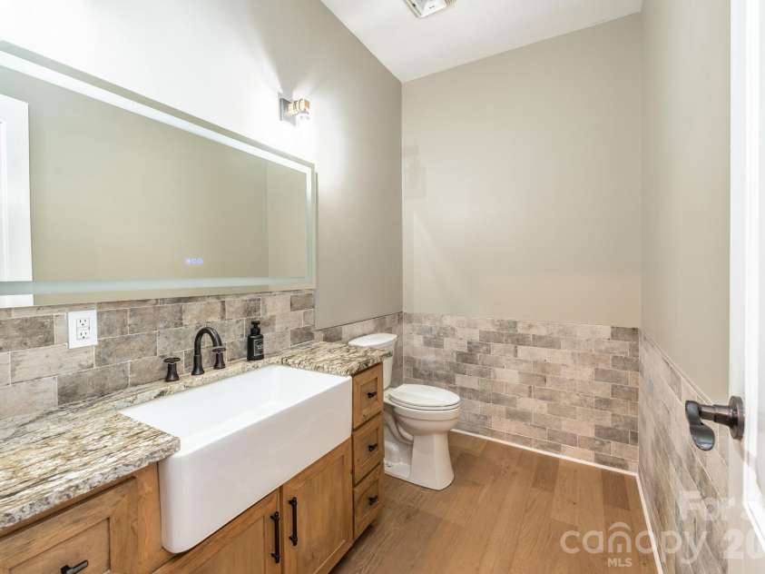 119 Summer Drive, Blowing Rock, NC 28605.  MLS# CAR4399507, YatesRealty ID 35455. 